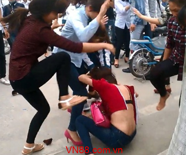 Mơ đánh nhau đánh con gì
