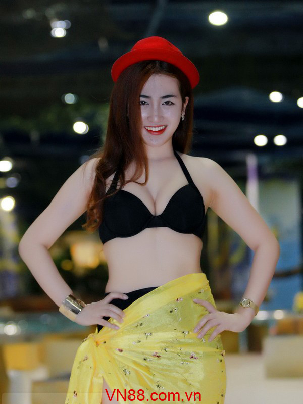 DJ trang moon