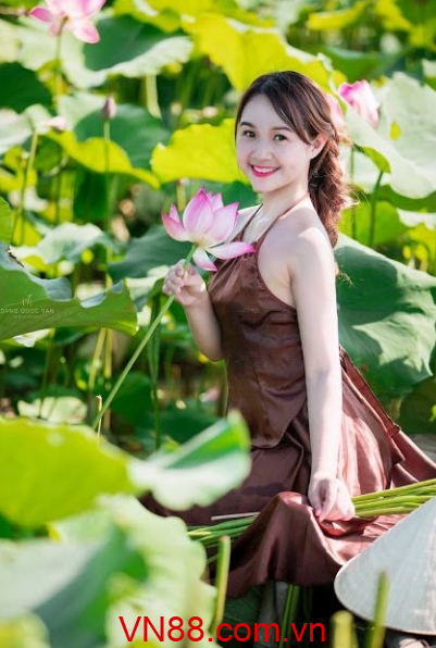 Mơ hoa sen đánh con gì